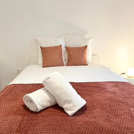 2 Pieces Cosy Avec Parking Prive *