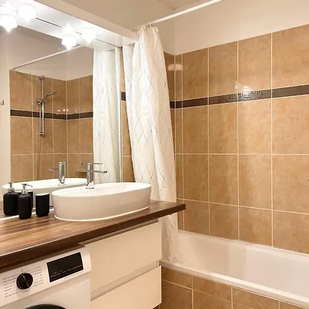 2 Pieces Cosy Avec Parking Prive Apartment